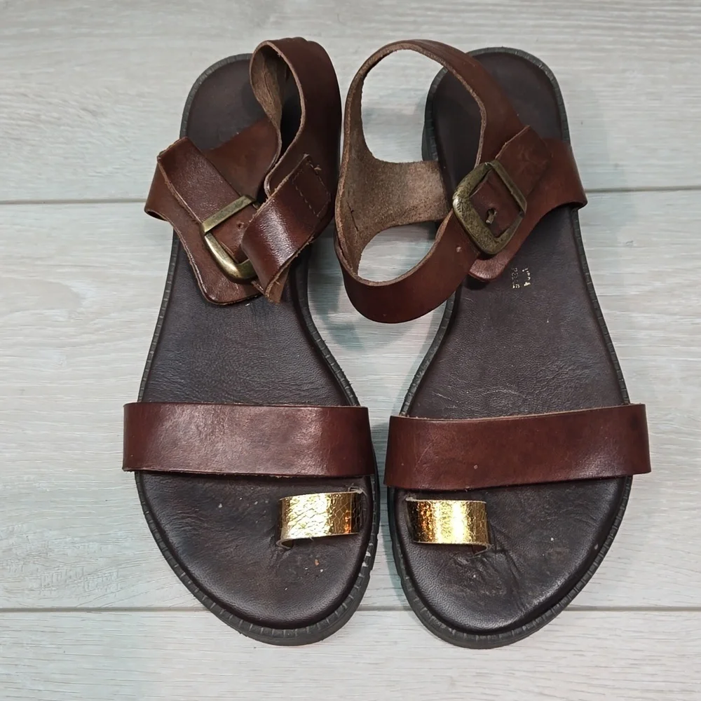 Sundance Leather Toe Loop Platform Buckle Sandals sz 37 / 6.5 - Picture 3 of 13